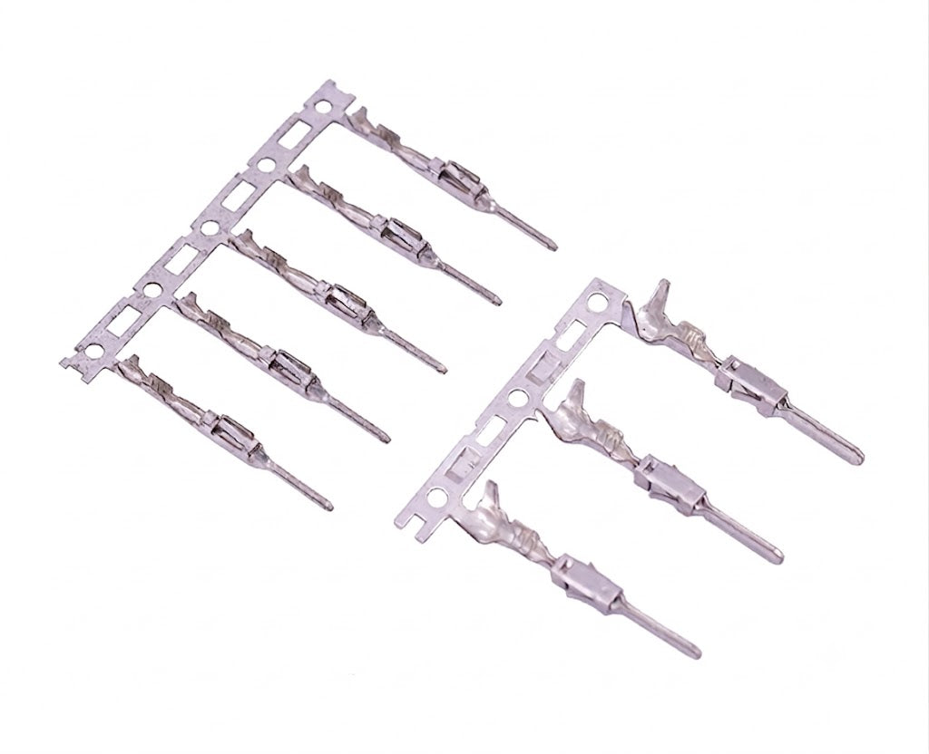 Connector male terminal